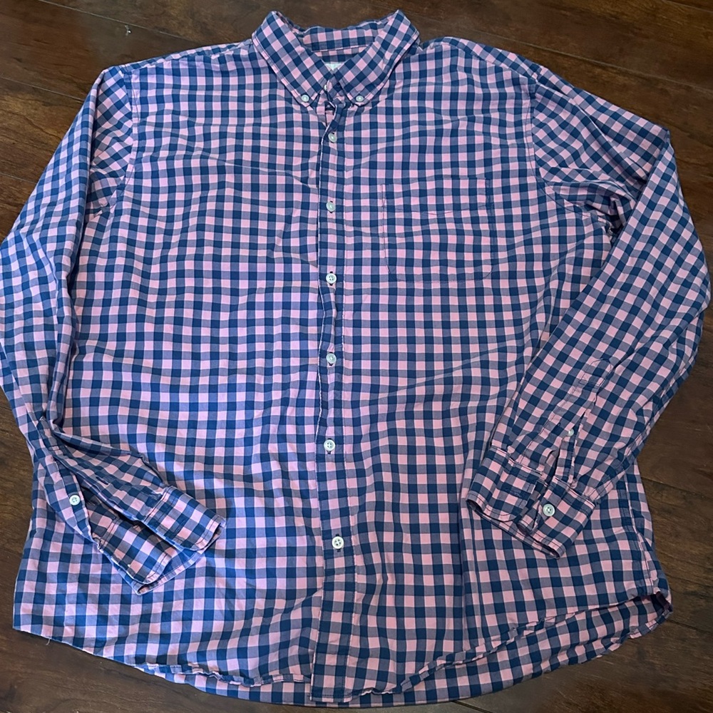 American Eagle button-down long sleeve